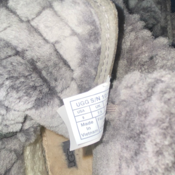 Ugg Boots ,size 9, Grey - Picture 9 of 13
